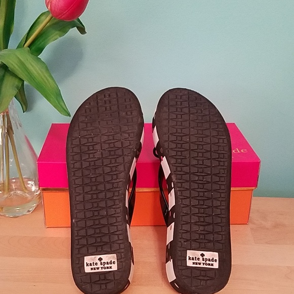 kate spade flip flops size 11
